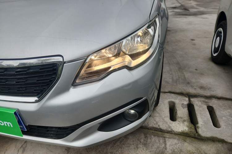 Used Peugeot 301 2018 1.6L Manual Comfort Edition Left Front Headlight