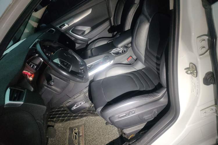 Used DS 6 2016 1.6T Luxury Edition THP160
