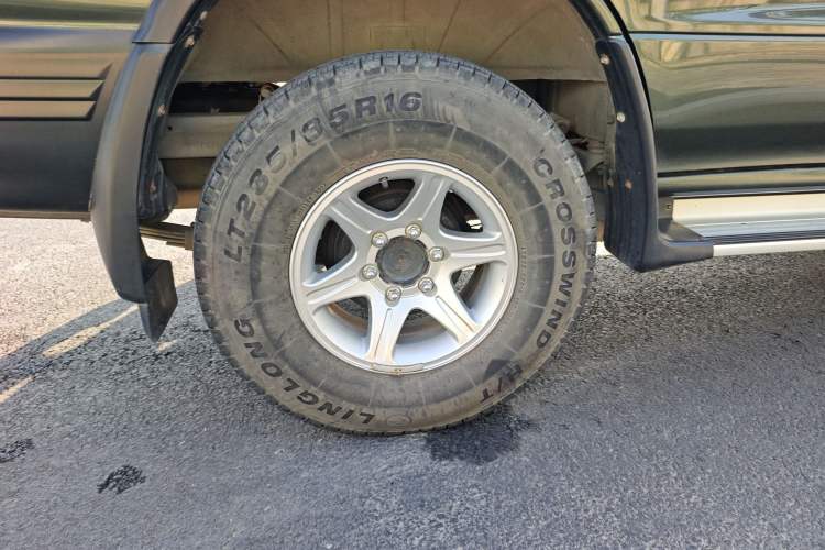 Used Leopaard Q6 2015 2.4L Manual Two-Wheel-Drive Elite Model
