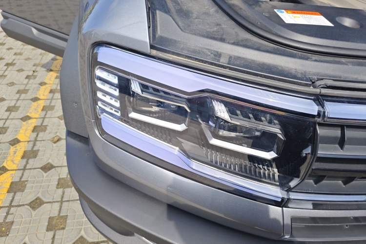 Used Formula Leopard Leopard 5 2023 Navigator Edition
