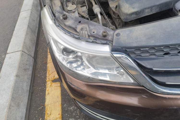 Used Baojun 730 2016 Revised 1.5L Manual Standard Version 7 Seats China V Emission Standard Right Front Headlight