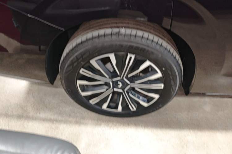 Used Wuling Starlight 730 2025 Model Plug-in Hybrid 125km Luxury Edition