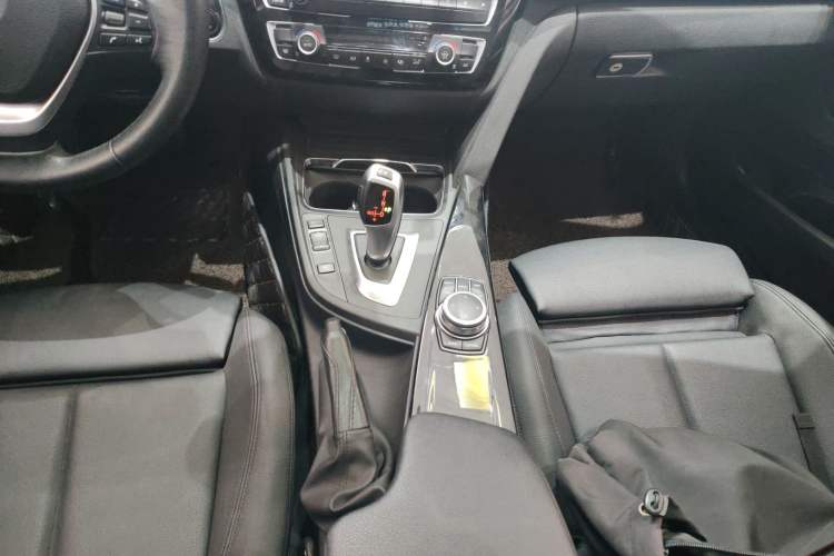 Used BMW 3 Series GT 2019 320i Sport Edition Gear Lever
