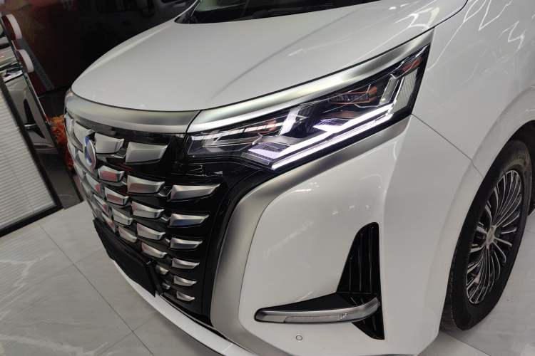 Used Denza D9 2024 DM-i 970 Luxury Model
