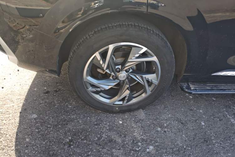 Used Hongqi HS3 PHEV 2024 PHEV 115km Jingwei Edition Right Rear Wheel Hub