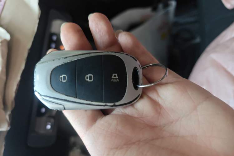 Used Foton Scenic i7 2025 Professional Logistics Short-Wheelbase Front-Wheel Drive Aiyike 41.86 kWh Zhiyuan Edition Flat Roof Single Tire 2 Seats Vehicle Key