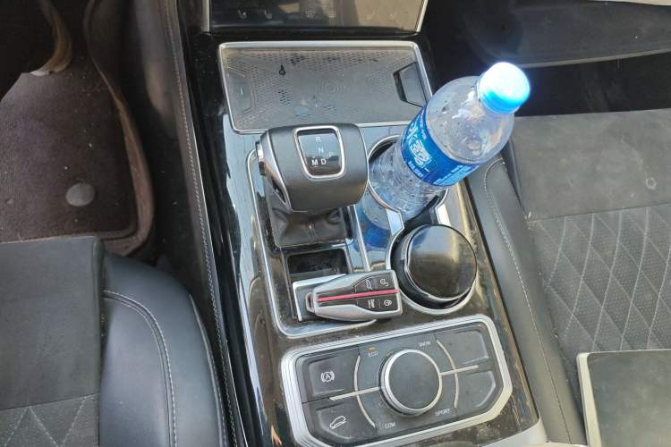 Used Hongqi HS7 2022 2.0T DCT Two-Wheel Drive Smart Connect Flagship Edition 7 Seats
