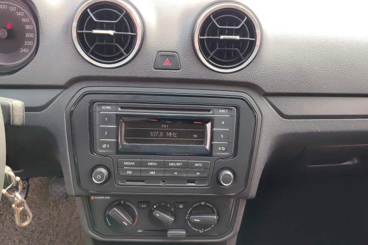 Used Volkswagen Jetta 2017 1.4L Manual Fashion Edition