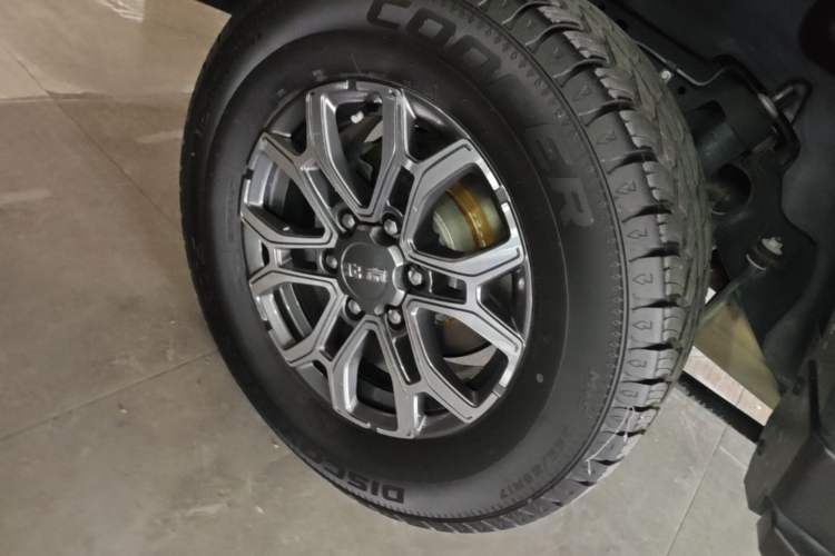 Used BAIC Off-Road BJ40 2023 2.0T Automatic Four-Wheel Drive Urban Hunter Edition Chivalrous Type Right Rear Wheel Hub