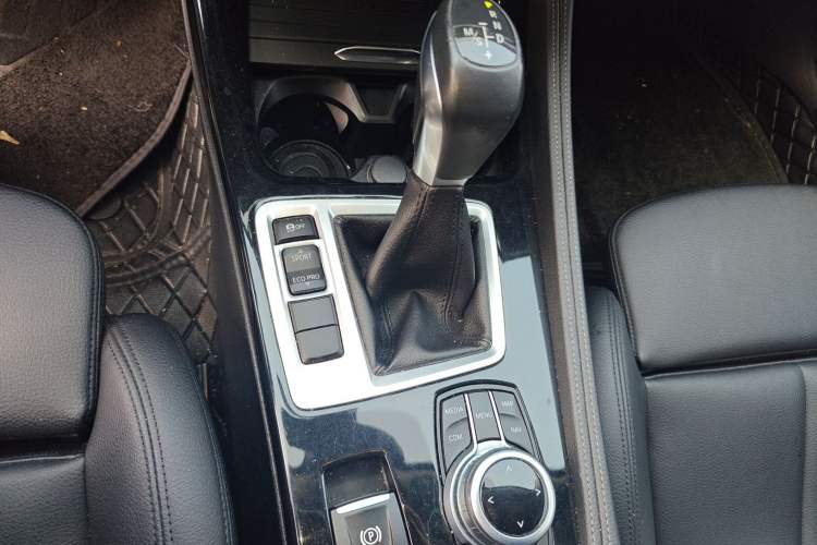 Used BMW 1 Series 2018 120i Design Package Model Gear Lever
