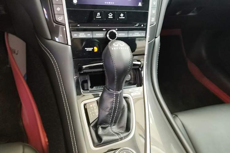Used Infiniti Q50L 2016 2.0T Comfort Edition Gear Lever