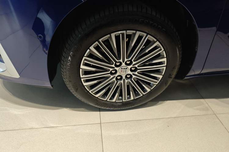 Used Buick GL8 New Energy 2024 Lu Zun Luxury Edition 7-Seater