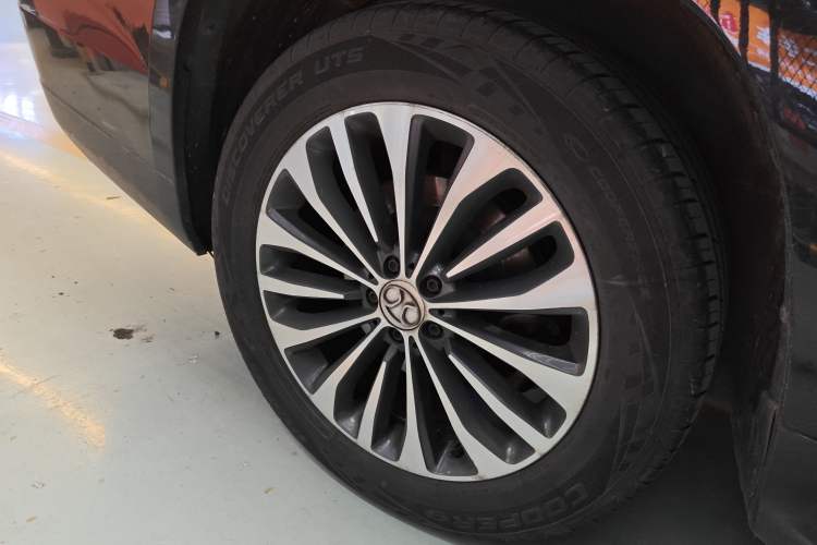 Used BAIC Off-Road BJ90 2021 3.0T Zhenrong Edition Right Rear Wheel Hub