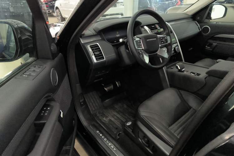 Used Land Rover Discovery 2023 Restyled 360 PS R-Dynamic SE