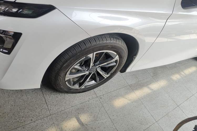 Used AION S MAX 2024 70 Star Edition 54.6 kWh Left Front Wheel Hub