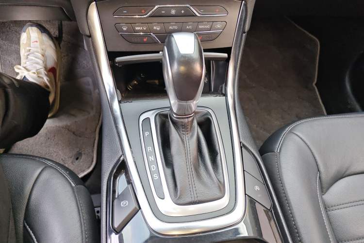 Used Ford Edge 2018 EcoBoost 245 Two-Wheel-Drive Titanium 7-Seater China V Standard