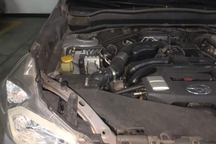Used Subaru Forester 2013 2.5i Automatic Luxury Edition Engine Bay Right