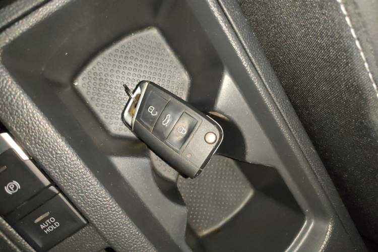 Used Volkswagen T-ROC 2022 280TSI DSG Two-Wheel Drive Elite PLUS