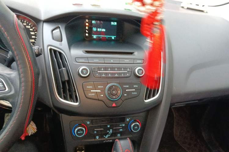 Used Ford Focus 2015 Hatchback 1.6L Automatic Fashion Edition