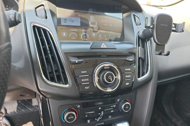 Used Ford Focus 2015 Hatchback 1.6L Automatic Fashion Edition