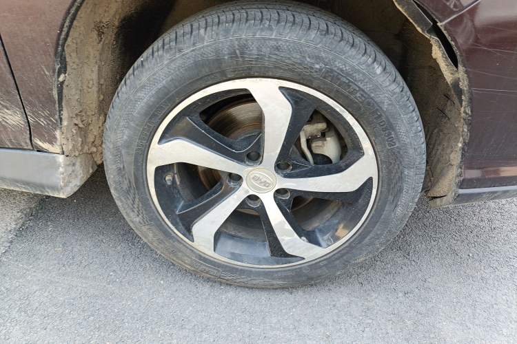 Used BYD S7 2015 2.0T Upgraded Automatic Luxury Version Right Front Wheel Hub