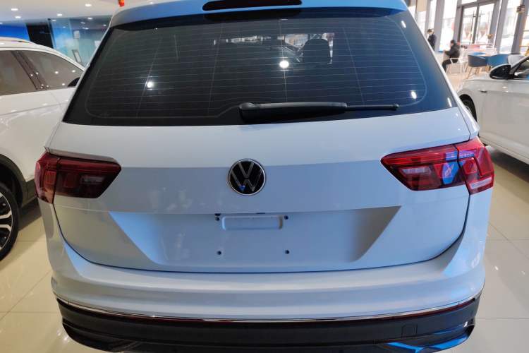 Used Volkswagen Tiguan L 2024 Outstanding Model 300TSI Automatic Two-Wheel Drive Longteng Edition