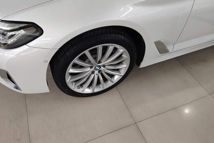 Used BMW 5 Series 2022 Second Facelift 530Li Luxury Edition Premium Package
