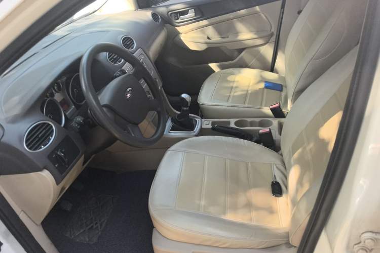 Used Ford Focus 2013 Sedan Classic 1.8L Manual Base Model
