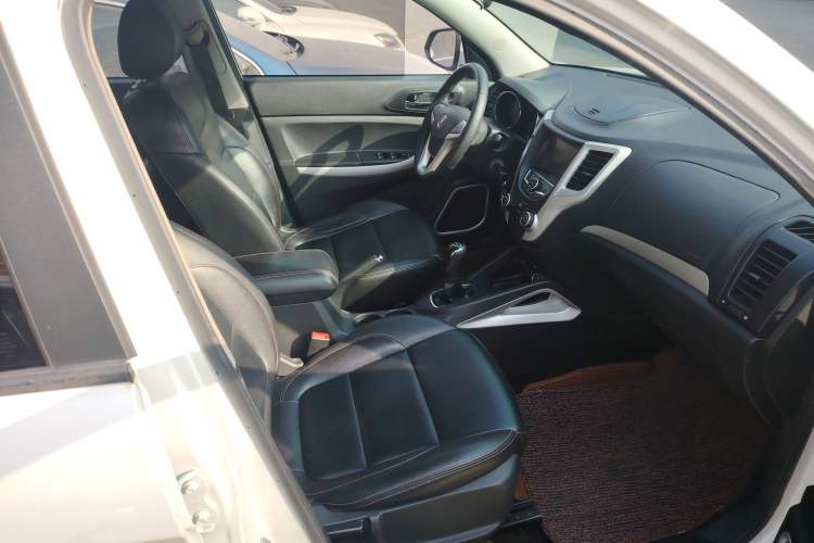 Used Changan CS35 2015 1.6L Manual Luxury Model China IV Standard
