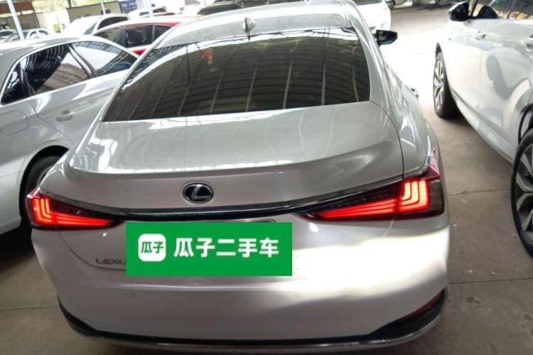 Used Lexus ES 2023 200 Excellence Edition
