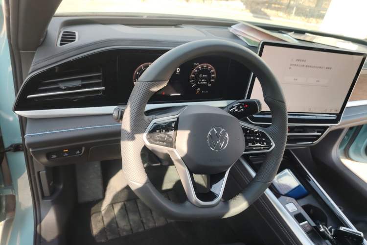 Used Volkswagen Passat 2025 Pro 380TSI Starry Dragon Luxury Edition
