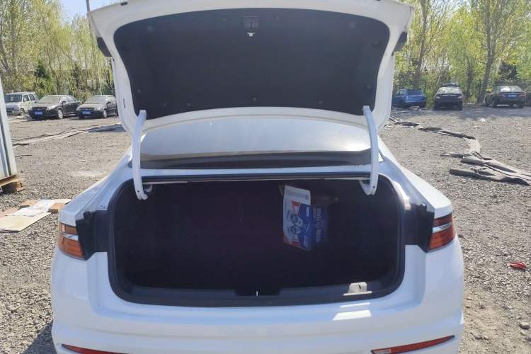 Used Geely Auto Preface 2021 Revised Version 2.0TD Luxury Edition Trunk