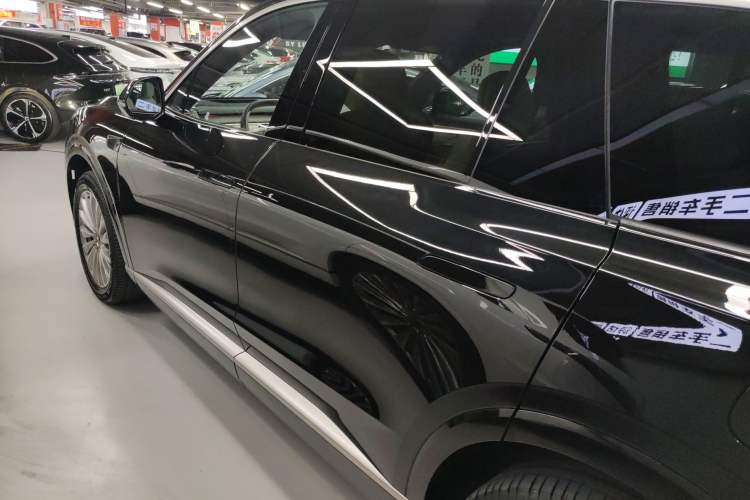 Used ONVO Luxeed L90 2025 Model—Ultra Six-Seater Version
