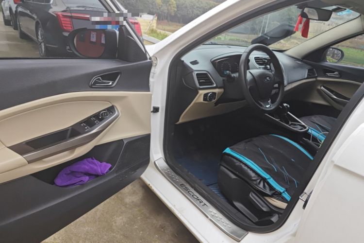 Used Ford Escort 2015 1.5L Manual Comfort Model
