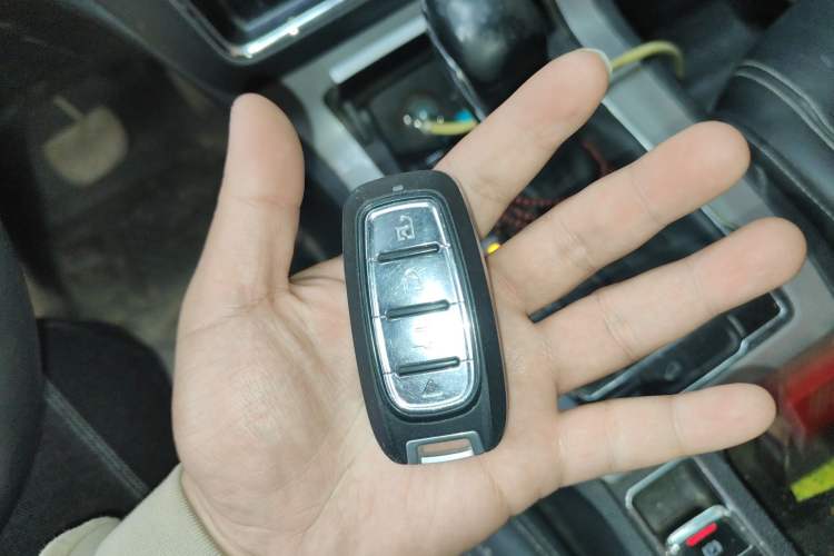 Used Roewe RX5 2019 20T Two-Wheel Drive Automatic 4G Connected Platinum Edition Vehicle Key