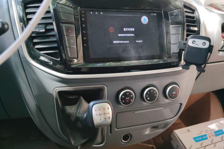 Used SAIC MAXUS Xintu V80 2023 2.0T Manual Classic Aoyuntong Power Version Short Wheelbase Ultra-Low Roof 5/6-Seater
