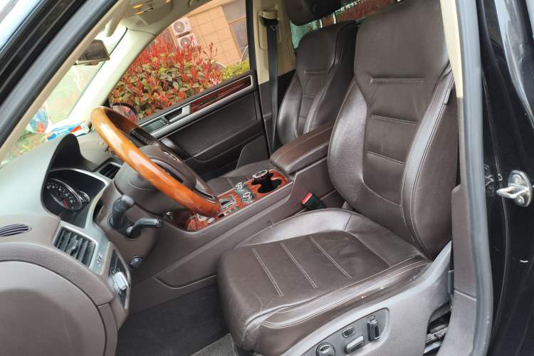 Used Volkswagen Touareg 2015 3.0 TSI Luxury Model Left Front Seat