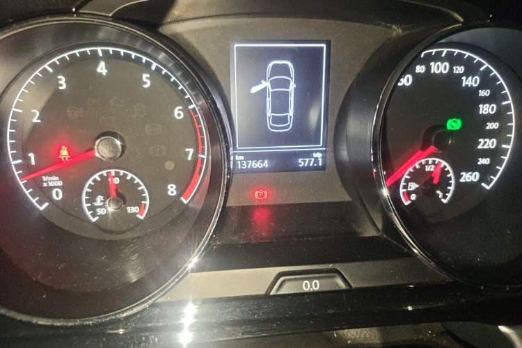 Used Volkswagen Lamando 2015 280TSI DSG Comfort Edition Odometer Close Up