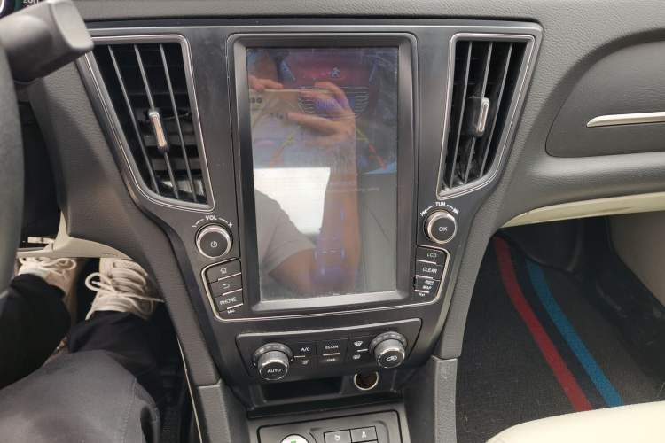Used BAIC Senova D50 2016 1.5L Manual Elite Edition Audio And AC Panel
