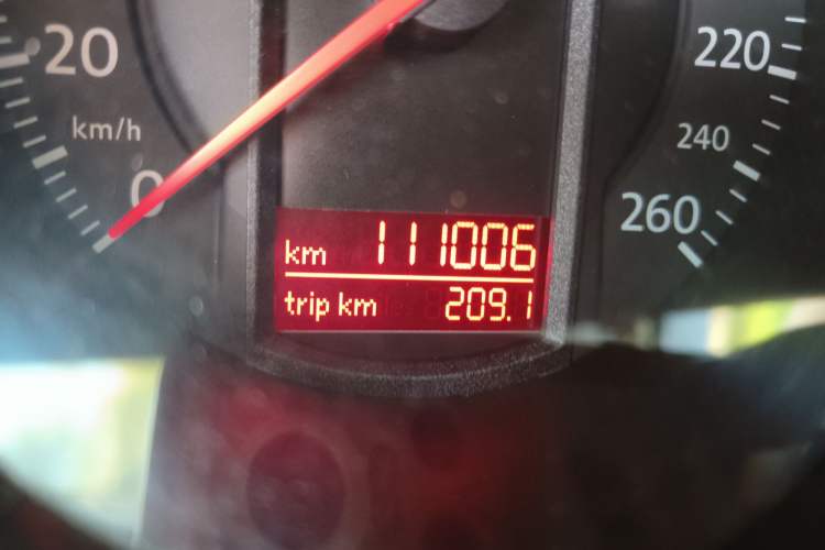 Used Volkswagen Magotan 2009 2.0 TSI DSG Luxury Version Odometer Close Up