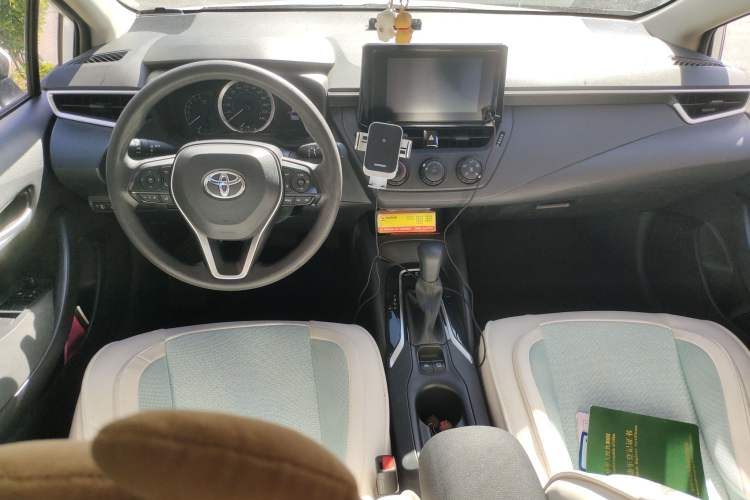 Used Toyota Corolla 2021 1.2T S-CVT Pioneer Edition Center Console