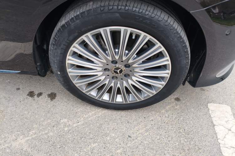 Used Mercedes-Benz E-Class 2023 E 300 L Stylish Model Right Front Wheel Hub