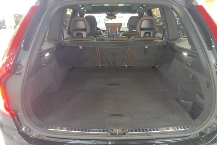 Used Volvo XC90 2024 B5 SmartDrive Luxury Edition 5 Seats