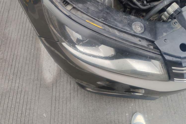 Used Volkswagen Tiguan 2015 1.8TSI Automatic Two-Wheel Drive Luxury Model Right Front Headlight