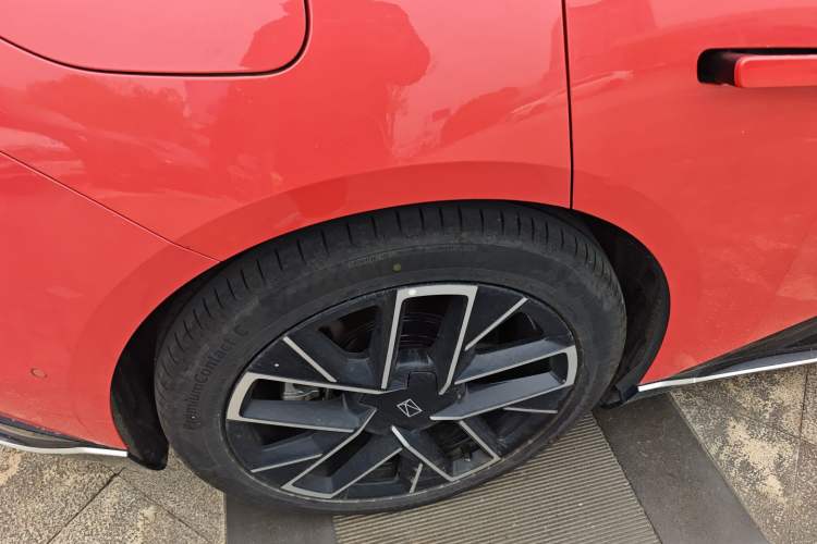 Used Avatr 06 2025 Pro Range-Extended Edition Right Rear Wheel Hub