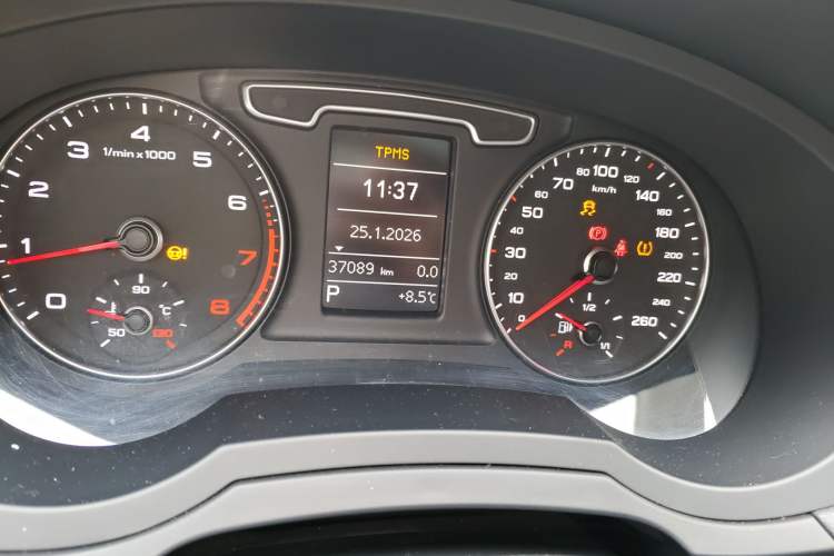 Used Audi Q3 2016 30 TFSI Collector's Edition Comfort Model
