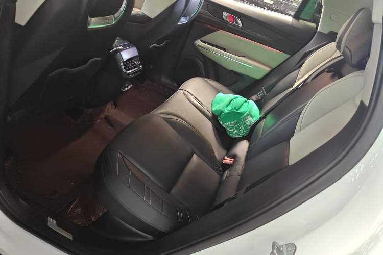 Used Lynk & Co 05 2020 2.0TD Two-Wheel Drive Shine Halo
