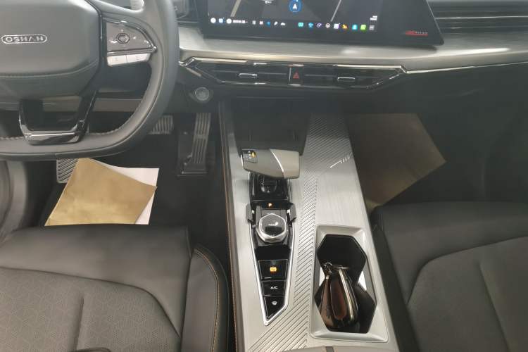 Used CHANGAN OSHAN Z6 2022 Blue Whale 1.5T DCT Smart Edition Urban Version Gear Lever