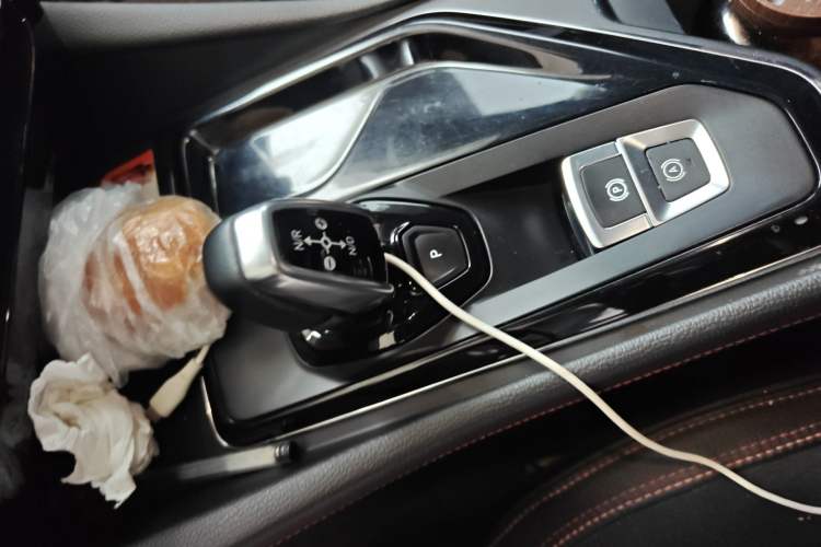 Used Lynk & Co 02 2018 1.5T DCT Two-Wheel Drive Pro Version China V Emission Standard Gear Lever