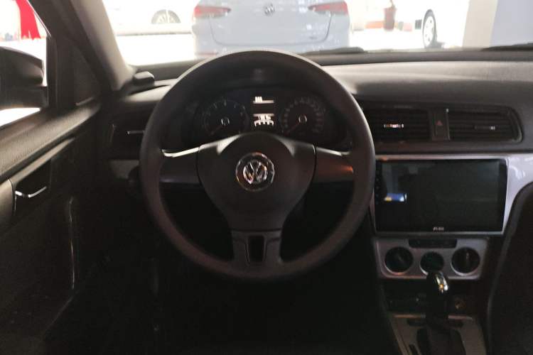 Used Volkswagen Lavida 2017 1.6L Automatic Comfort Edition
